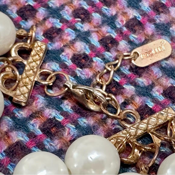 ***SOLD*** JEROLLIN PEARL CLUSTER Statement Necklace 17” VINTAGE Signed - Picture 9 of 16